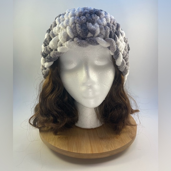 Handmade Women’s/Junior’s Winter Hat With Loopy Pom-Pom - Gray & White - Picture 4 of 9